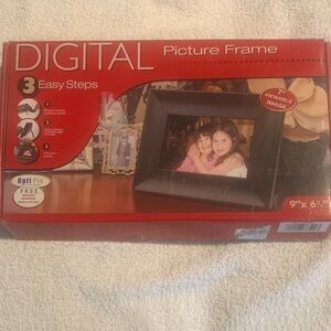 Digital Picture Frame - Black with Red Packaging